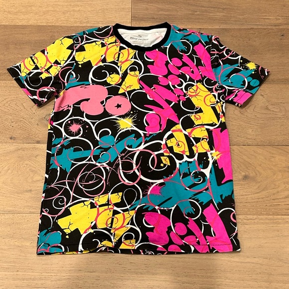 EUC GAP size small 2015 remix project limited edition T. Sidewalk series. - Picture 1 of 3